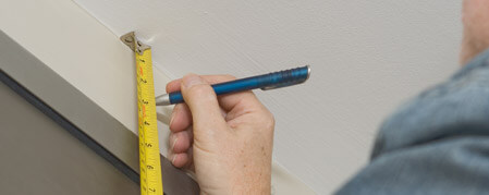 2918_measuringcurtains_406650319